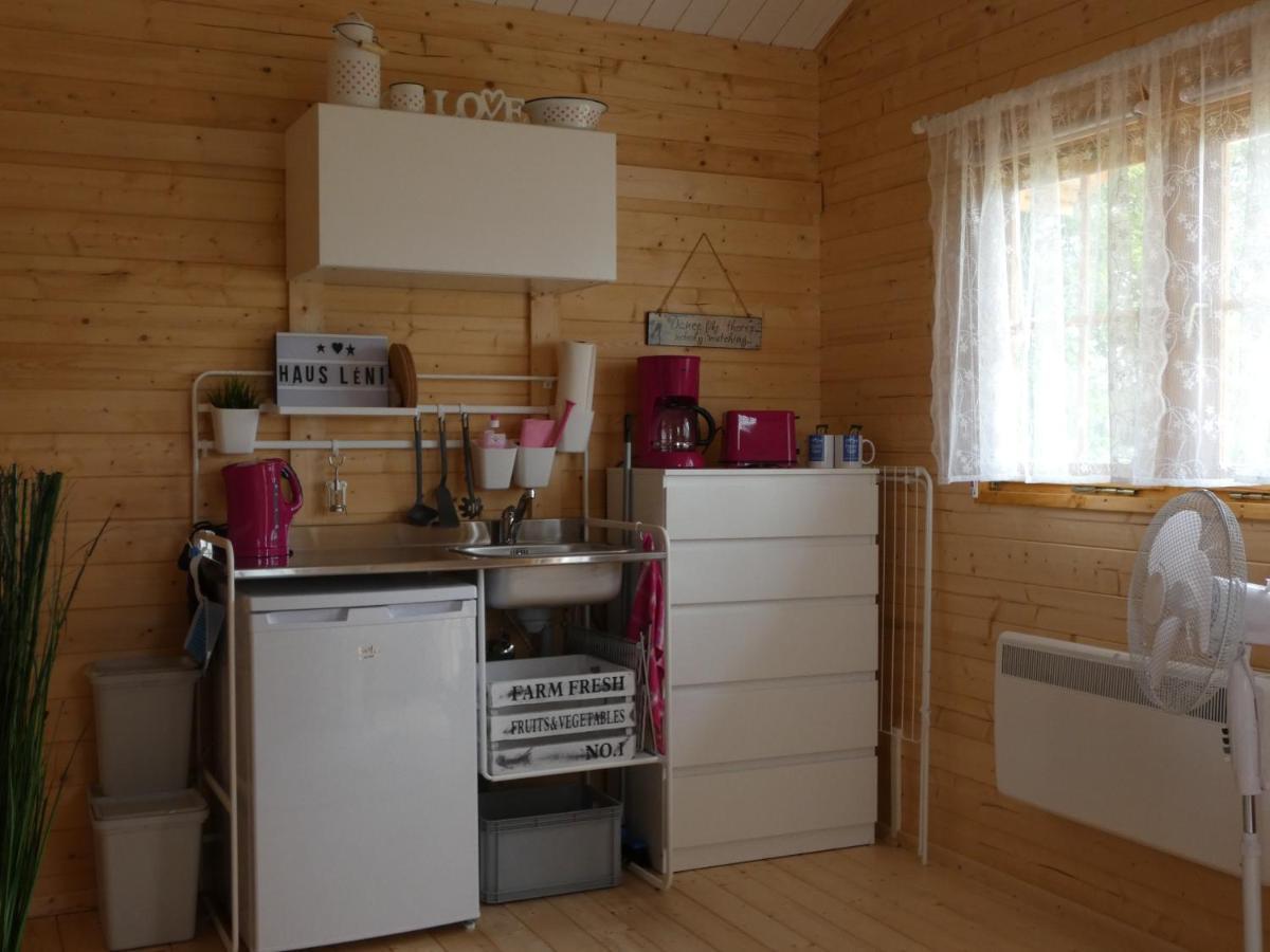 Peenehof Koeppen - Ferienwohnungen & Schlaffaesser Jordenstorf Extérieur photo