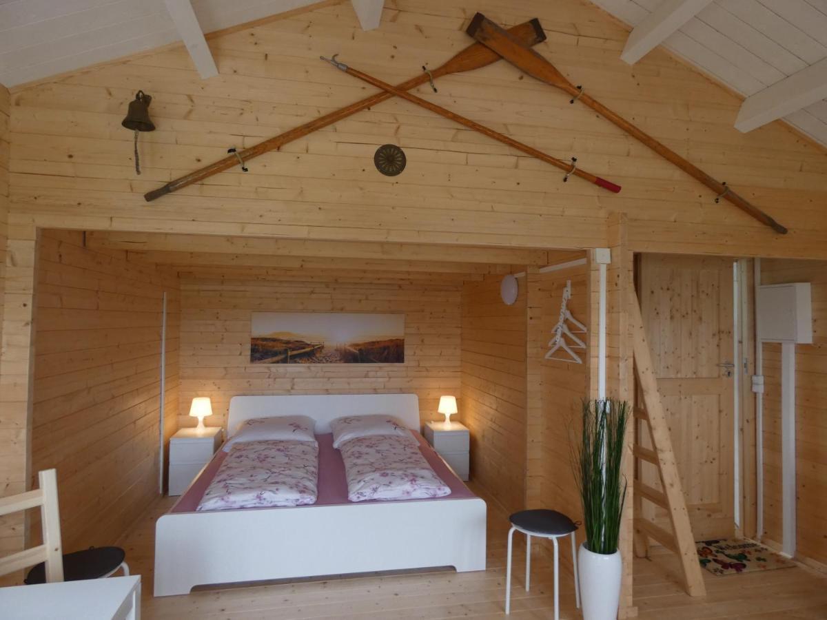 Peenehof Koeppen - Ferienwohnungen & Schlaffaesser Jordenstorf Extérieur photo