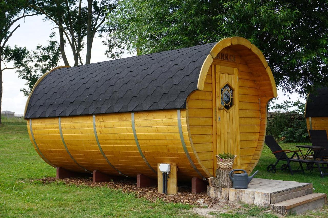Peenehof Koeppen - Ferienwohnungen & Schlaffaesser Jordenstorf Extérieur photo
